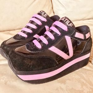 Volatile Shoes 💕🖤